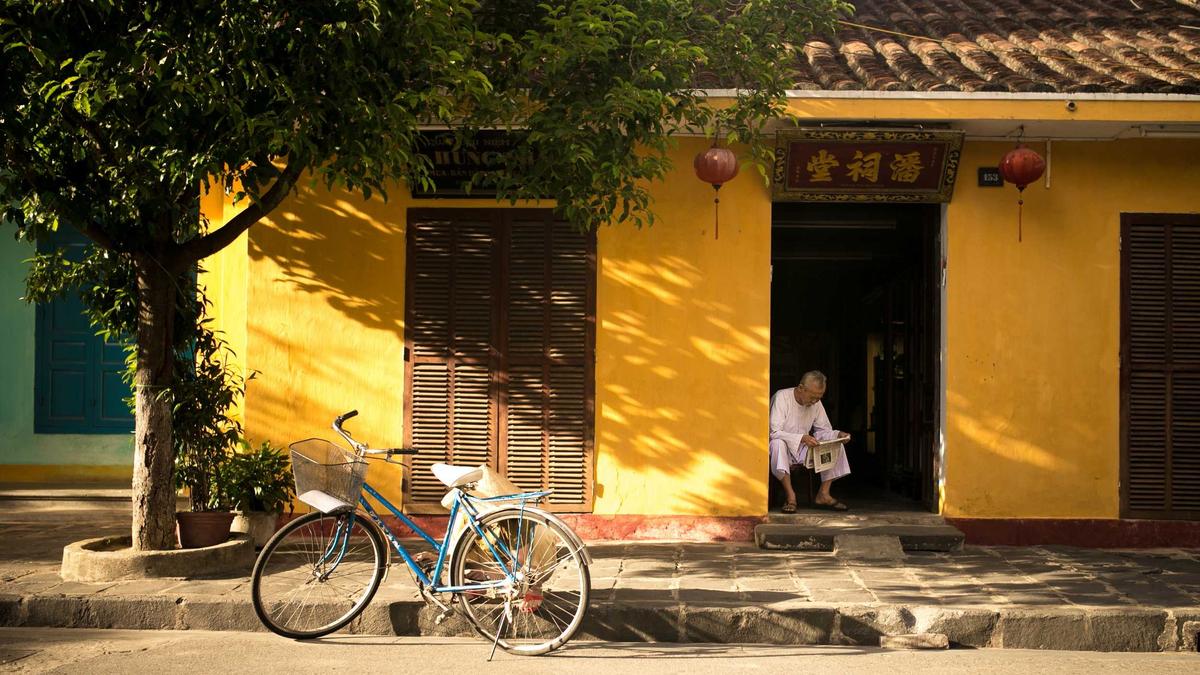 台股暴跌1057點數據可視化,紅K線急墜